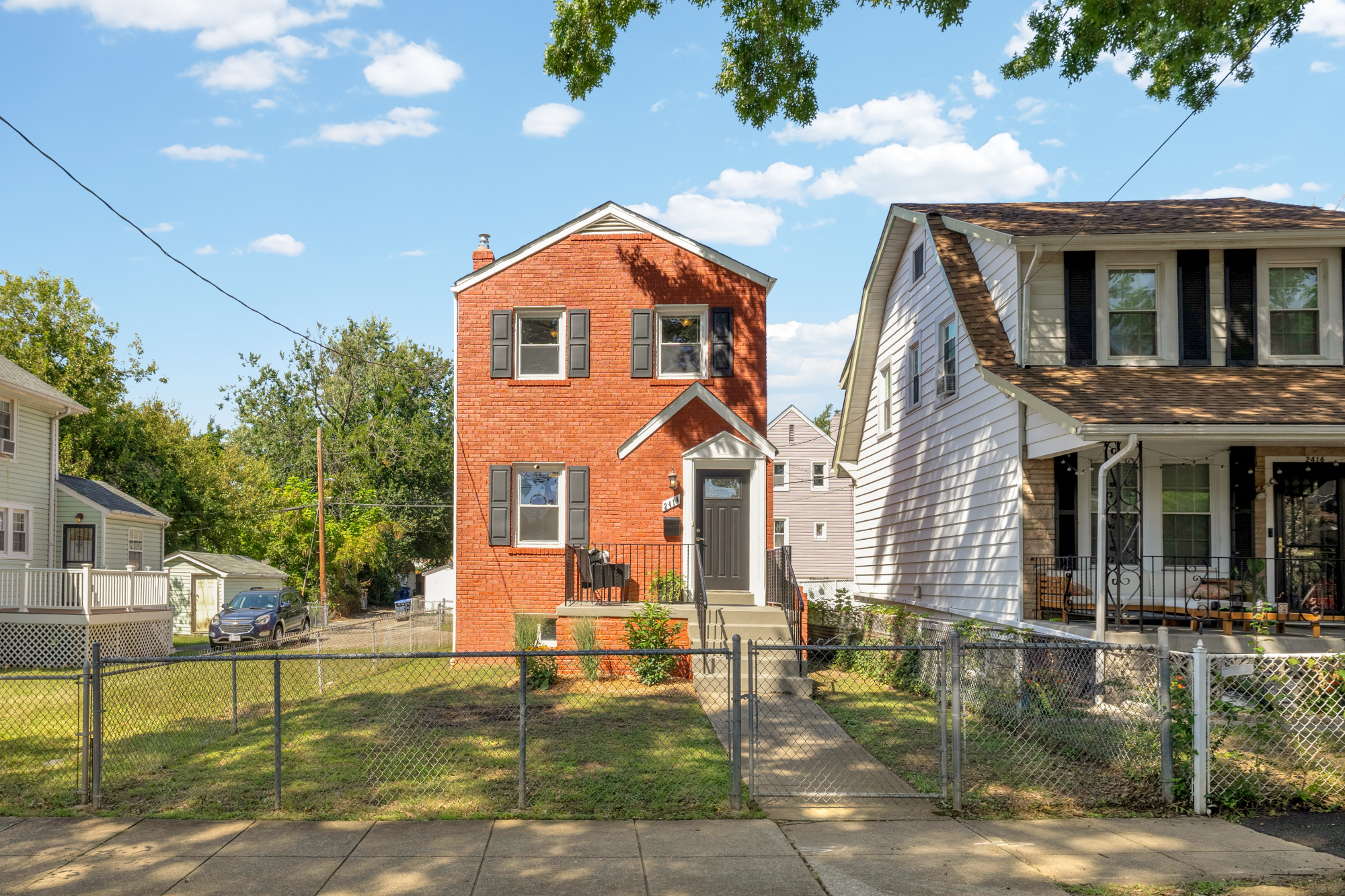 2414 Perry Street NE_Exterior